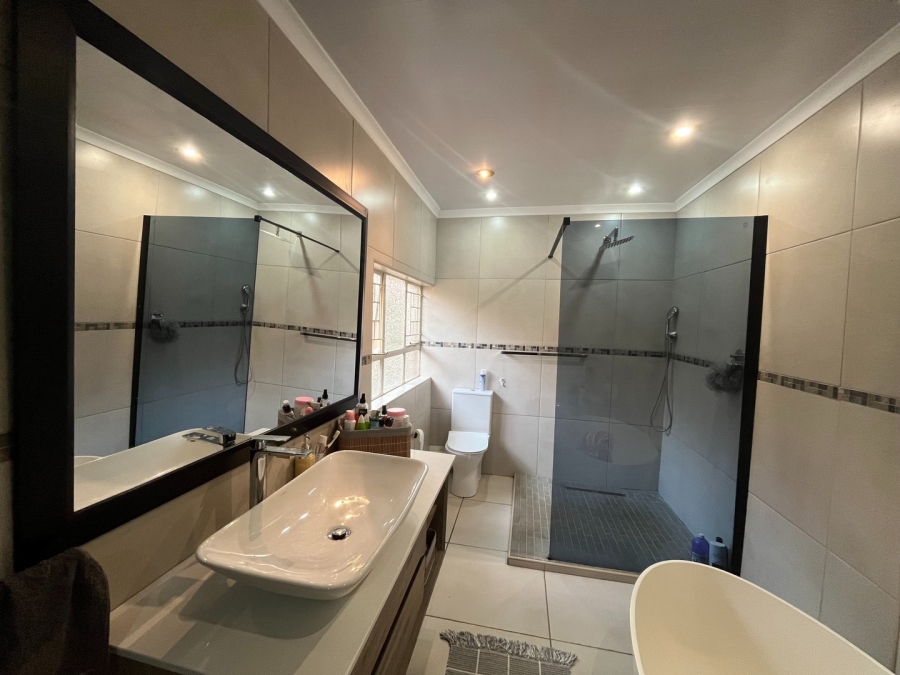 3 Bedroom Property for Sale in La Hoff North West